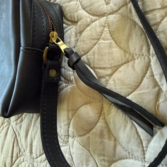 Portland Leather Goods Mesa Mini Crossbody Purse - Picture 4 of 4
